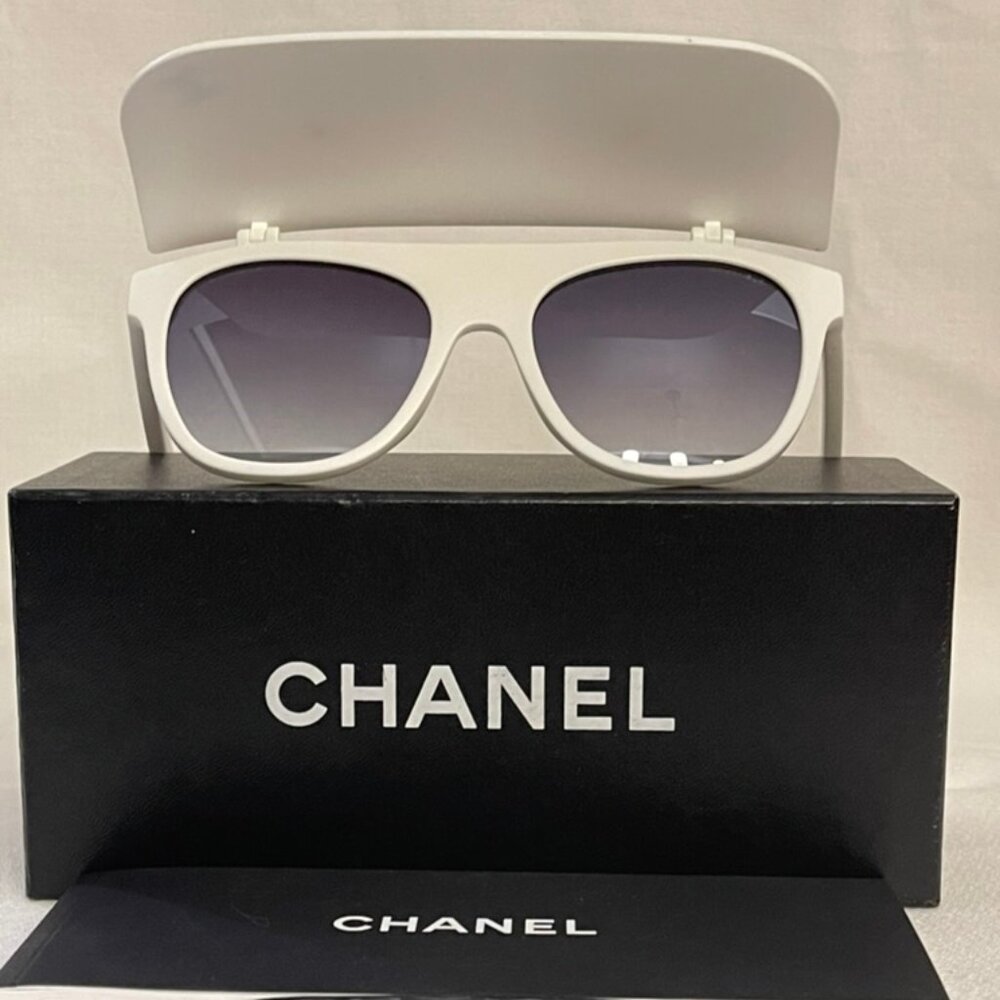 Chanel 2021 Cruise Collection A71046 White Limited Edition Visor Sunglasses